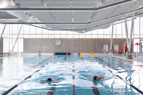 Acoustic Treatment in Pools and Natatoriums: Reducing Reverberation for Comfort and Functionality